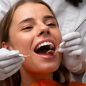 talita chimeli - odontologia em brasilia - dentista em brasilia - coroa 300