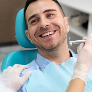 talita chimeli - odontologia em brasilia - dentista em brasilia - restauracao 300